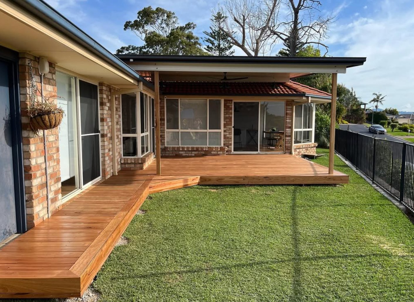 L-shaped deck build